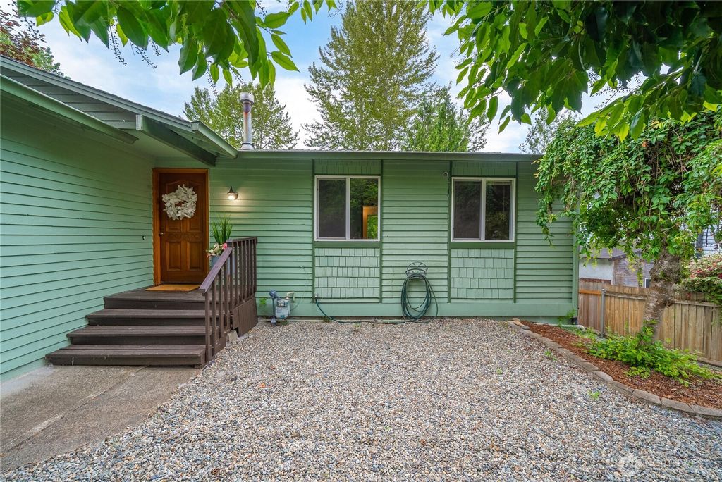 Photo of 14608 SE 274th Street, Kent, WA 98042 (MLS # 2529810)