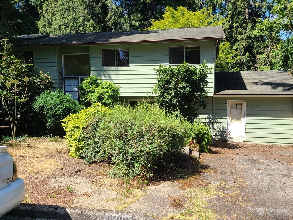 Photo of 11219 115th Place NE, Kirkland, WA 98033 (MLS # 2151397)