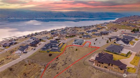 Photo of 126 Mira Vista Drive, Chelan, WA 98816 (MLS # 2478271)