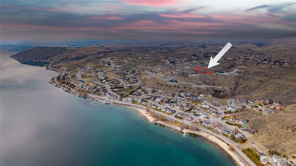 Photo of 126 Mira Vista Drive, Chelan, WA 98816 (MLS # 2478271)