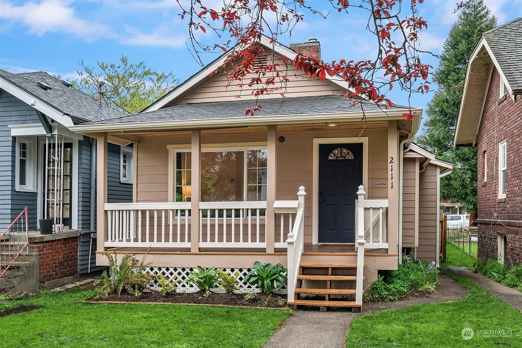 Photo of 2111 Baker Avenue, Everett, WA 98201 (MLS # 2227704)