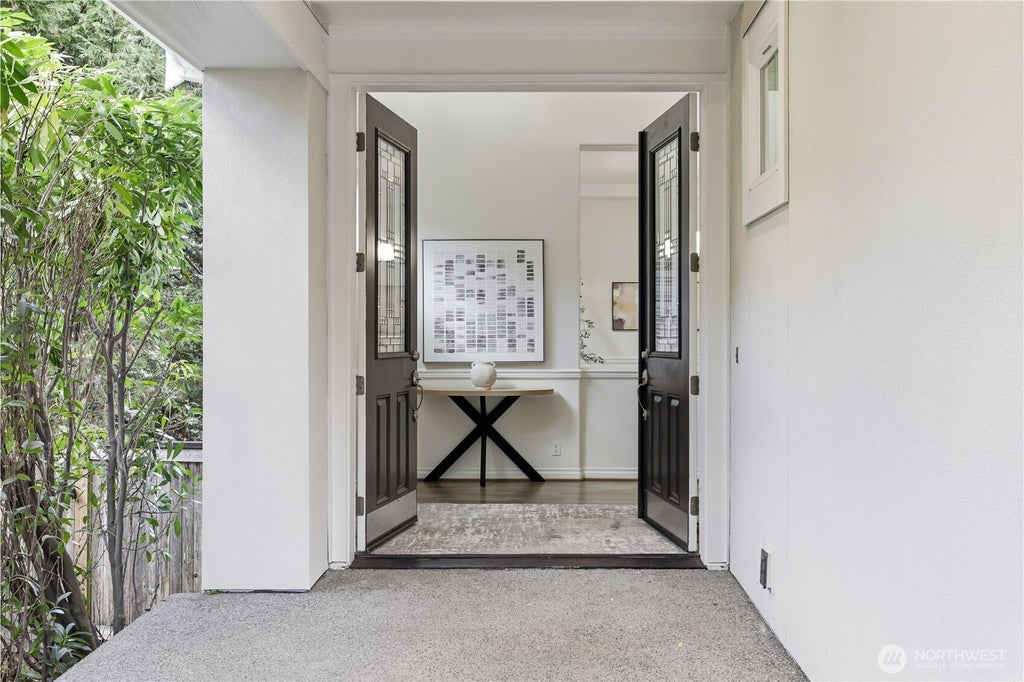 Photo of 698 Summerhill Ridge Drive NW, Issaquah, WA 98027 (MLS # 2575806)
