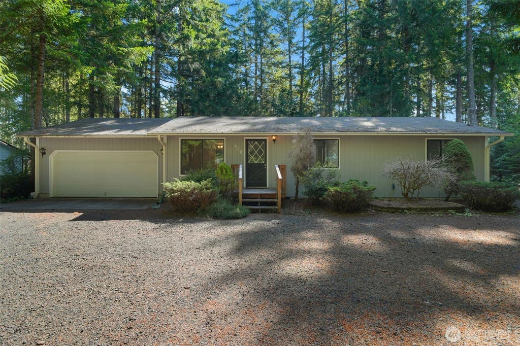 Photo of 620 E Aycliffe Drive, Shelton, WA 98584 (MLS # 2574579)