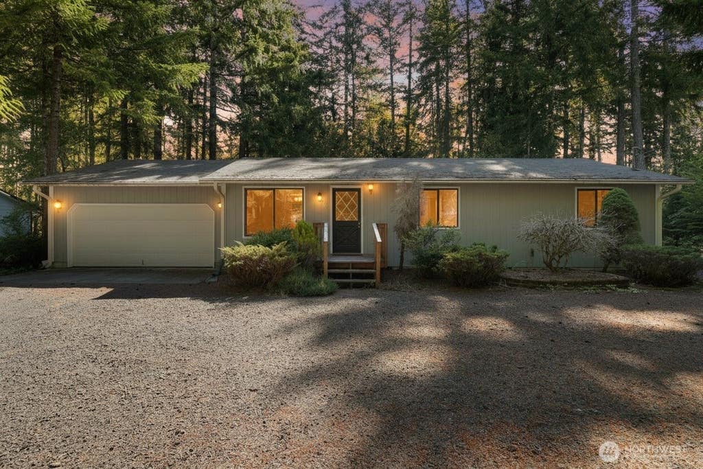 Photo of 620 E Aycliffe Drive, Shelton, WA 98584 (MLS # 2574579)