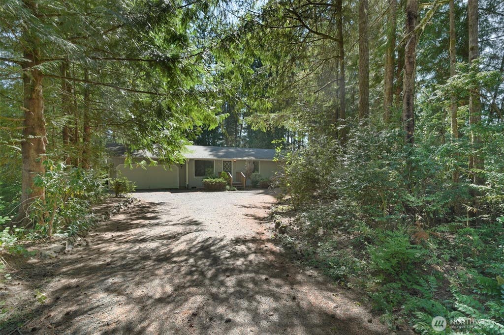 Photo of 620 E Aycliffe Drive, Shelton, WA 98584 (MLS # 2574579)
