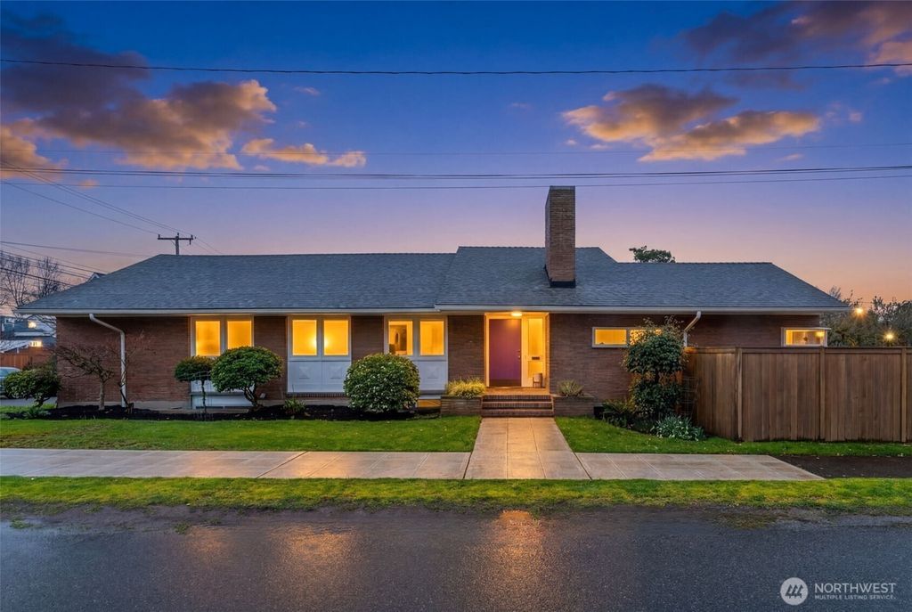 Photo of 3515 NE 42nd Street, Seattle, WA 98105 (MLS # 2486553)