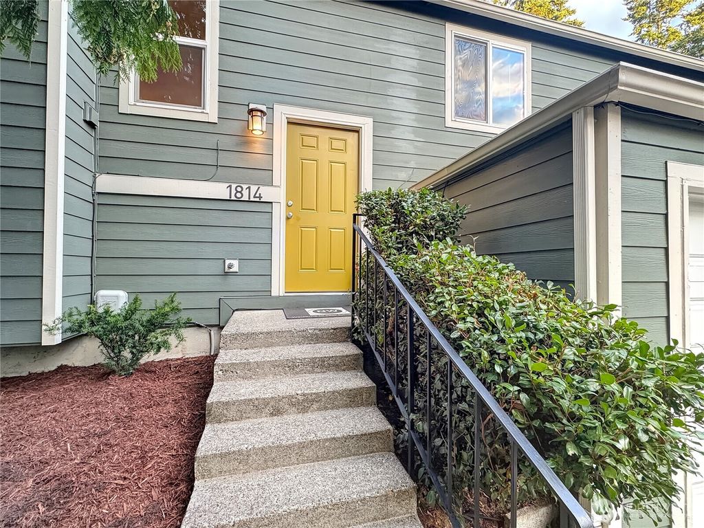 Photo of 1814 Monterey Avenue NE, Renton, WA 98056 (MLS # 2437088)