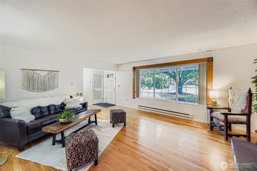 Photo of 1227 Short Street, Marysville, WA 98270 (MLS # 2413718)