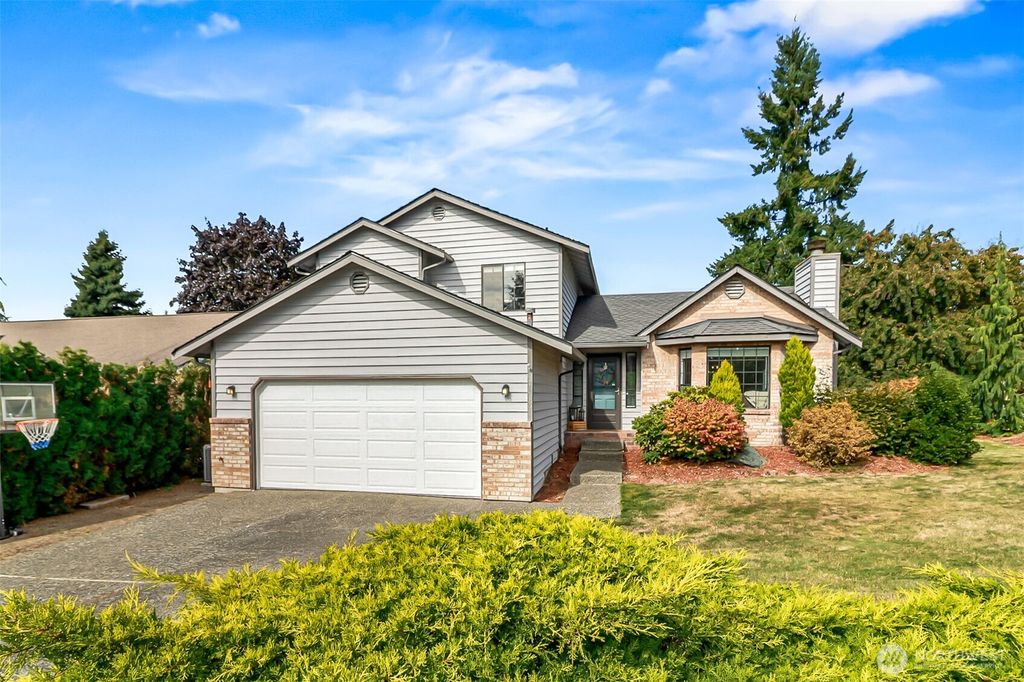 Photo of 7015 67th Street NE, Marysville, WA 98270 (MLS # 2438512)