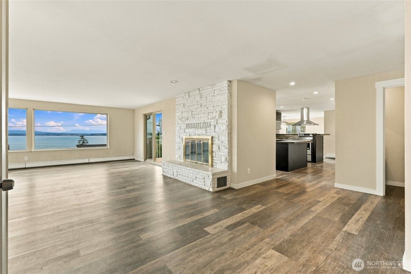 1462 SE Camano Drive