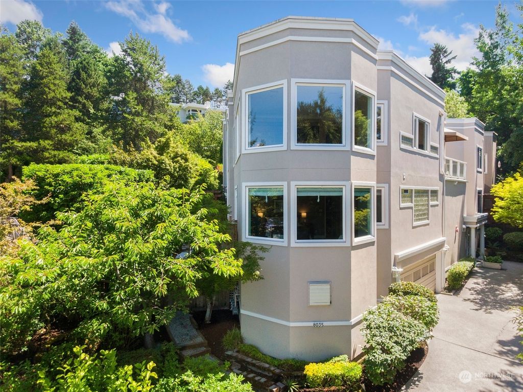 Photo of 8035 SE 33rd Place #1, Mercer Island, WA 98040 (MLS # 2135878)