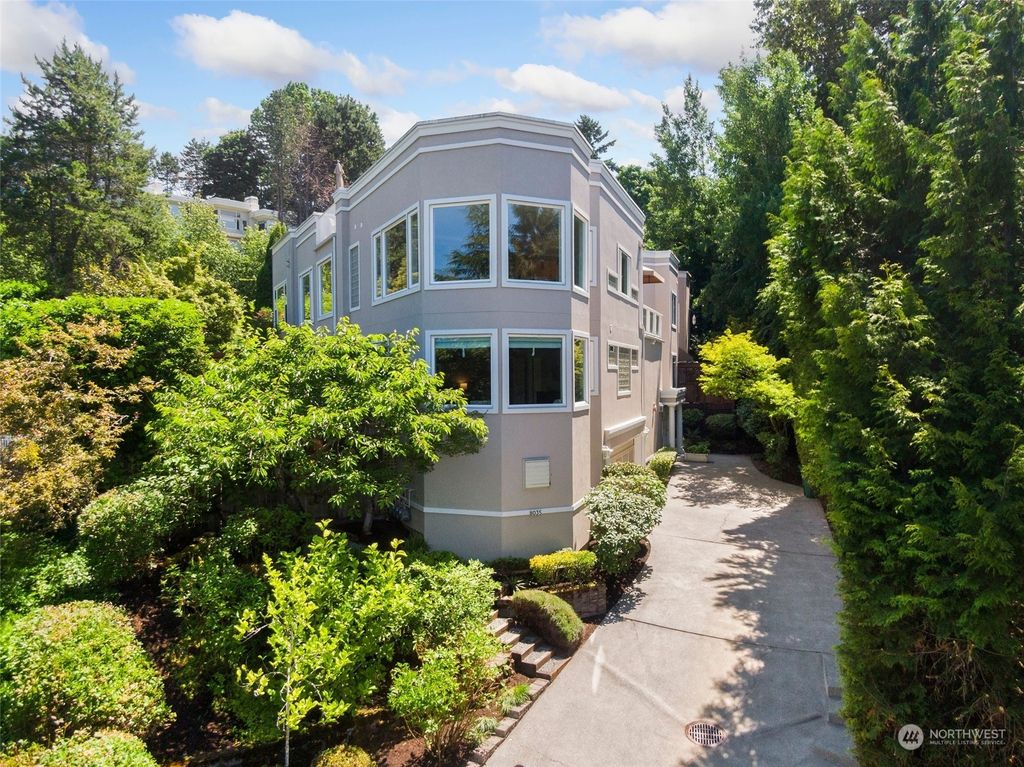 Photo of 8035 SE 33rd Place #1, Mercer Island, WA 98040 (MLS # 2135878)