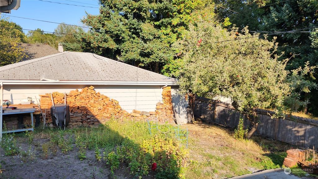 Photo of 8107 22nd Avenue SW, Seattle, WA 98106 (MLS # 2162732)