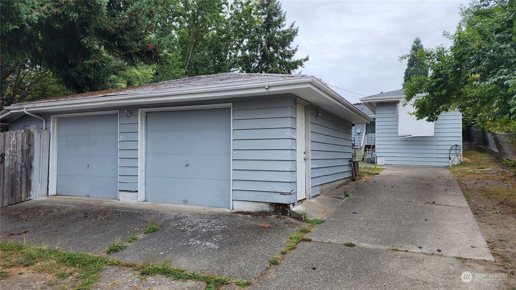 Photo of 8107 22nd Avenue SW, Seattle, WA 98106 (MLS # 2162732)