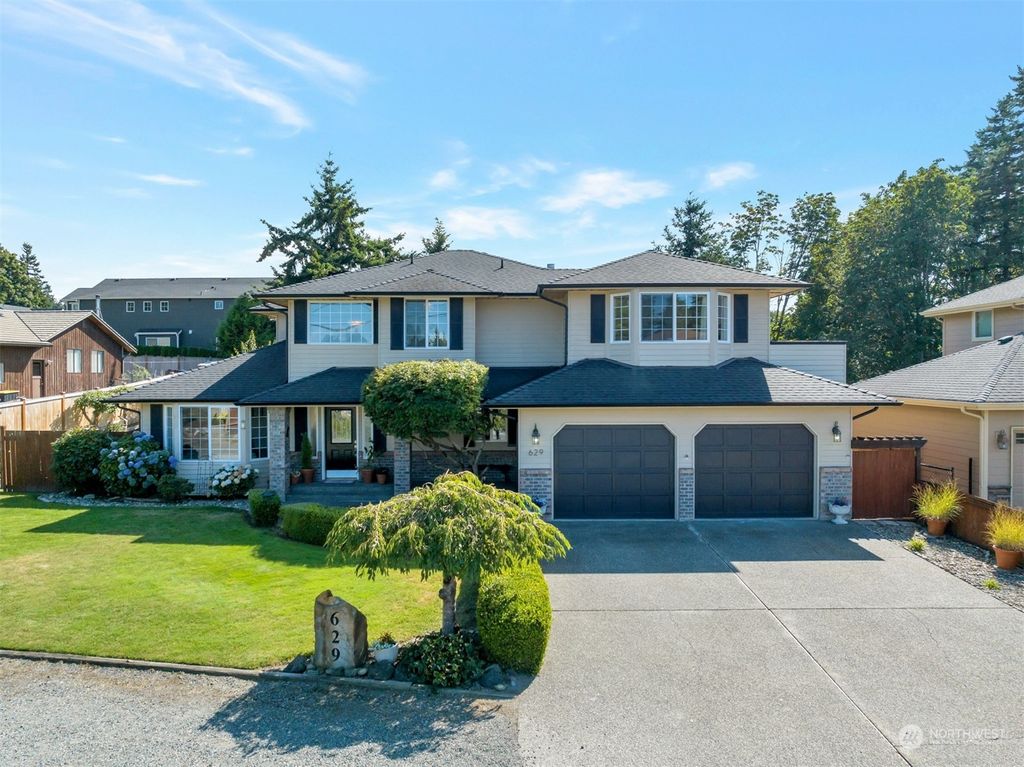 Photo of 629 Possession View Lane, Mukilteo, WA 98275 (MLS # 2156513)