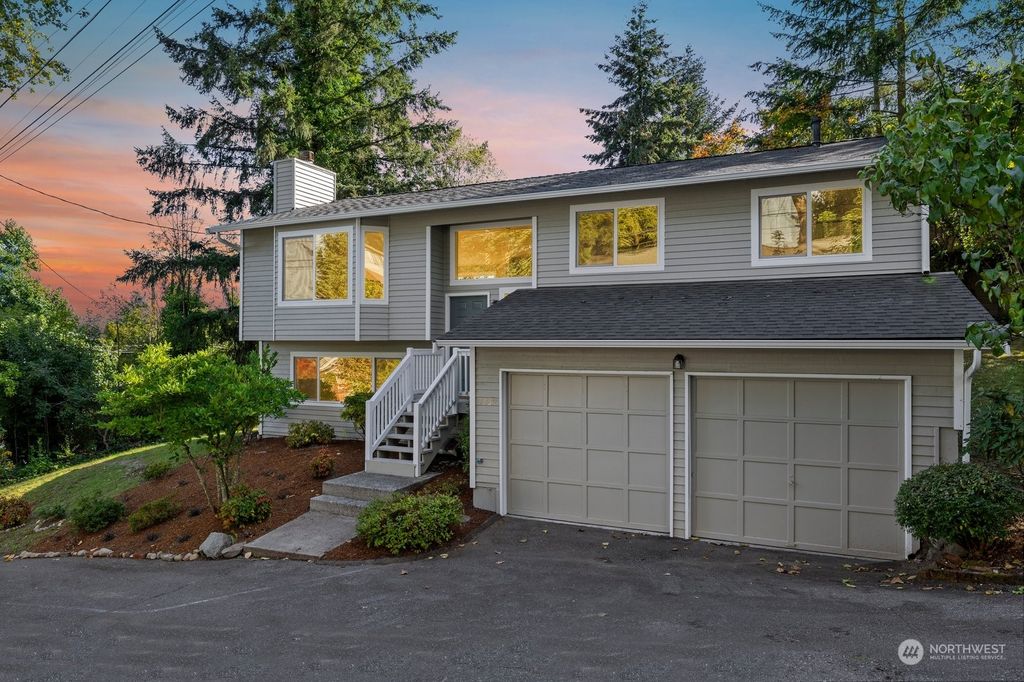 Photo of 11339 25th Avenue NE, Seattle, WA 98125 (MLS # 2296883)