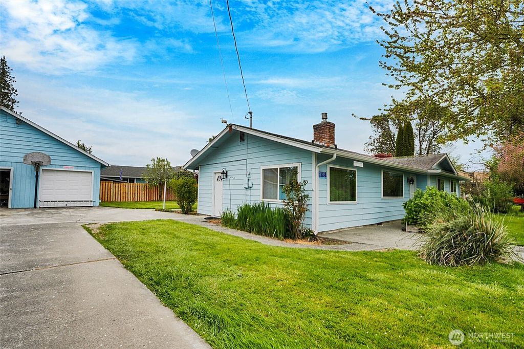 Photo of 16973 Vaughn Road, Mount Vernon, WA 98273 (MLS # 2513396)