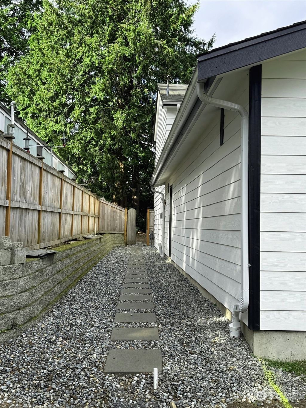 Photo of 4245 90th Avenue SE, Mercer Island, WA 98040 (MLS # 2238228)