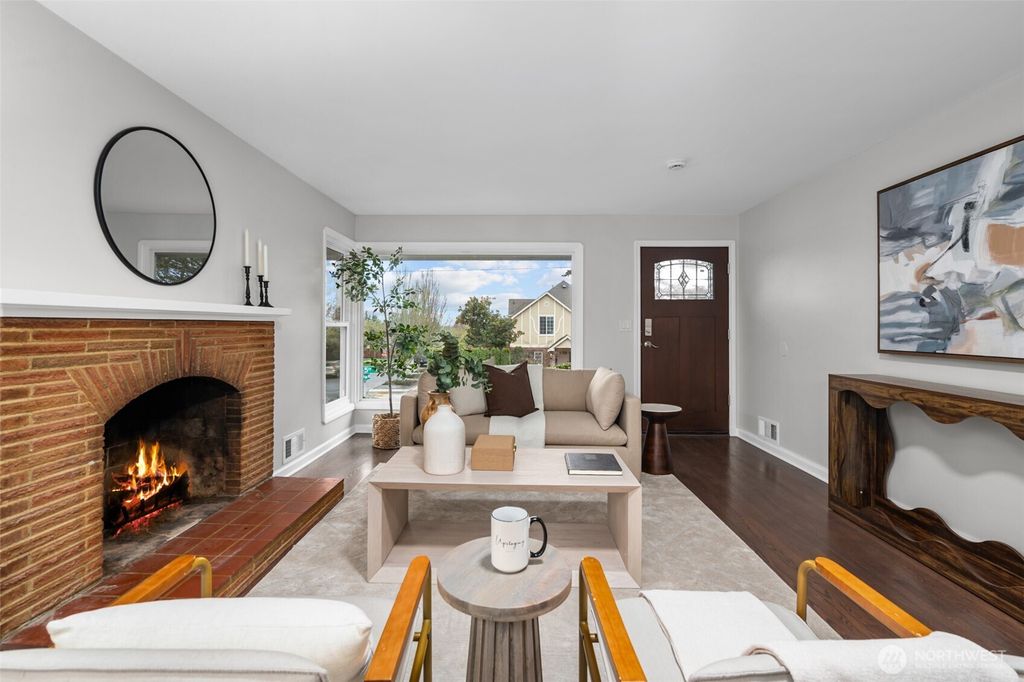 Photo of 4324 NE 65th Street, Seattle, WA 98115 (MLS # 2332337)