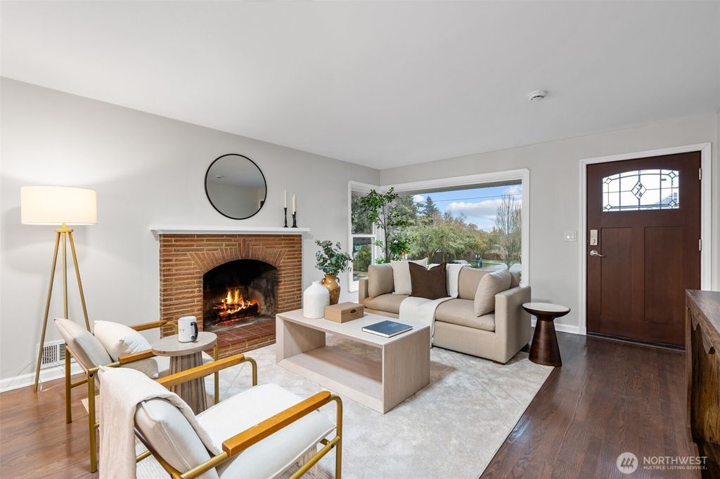 Photo of 4324 NE 65th Street, Seattle, WA 98115 (MLS # 2332337)