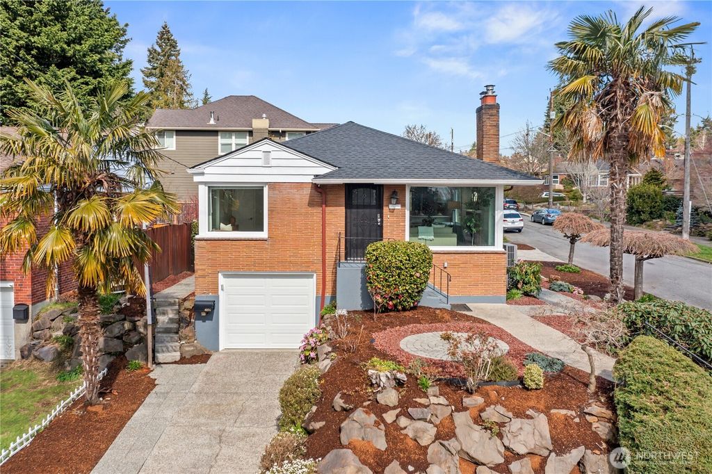 Photo of 4324 NE 65th Street, Seattle, WA 98115 (MLS # 2332337)