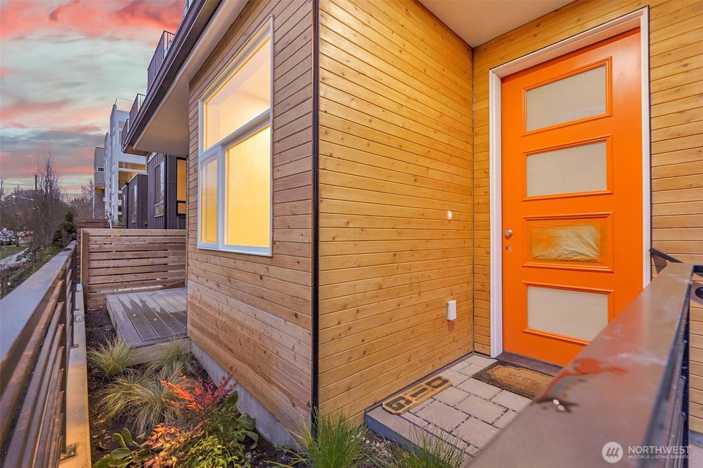 Photo of 910 15th Avenue, Seattle, WA 98122 (MLS # 2466259)