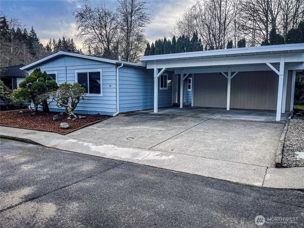 Photo of 1841 TROSPER Road SW #31B, Tumwater, WA 98512 (MLS # 2477012)