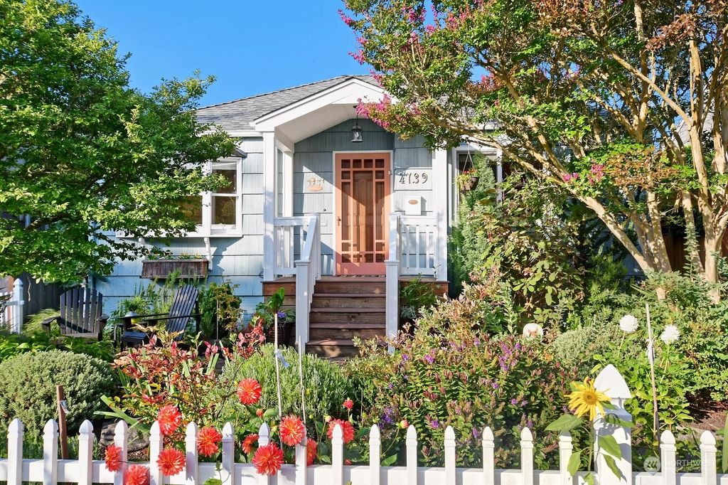 Photo of 4739 48th Avenue SW, Seattle, WA 98116 (MLS # 1998776)