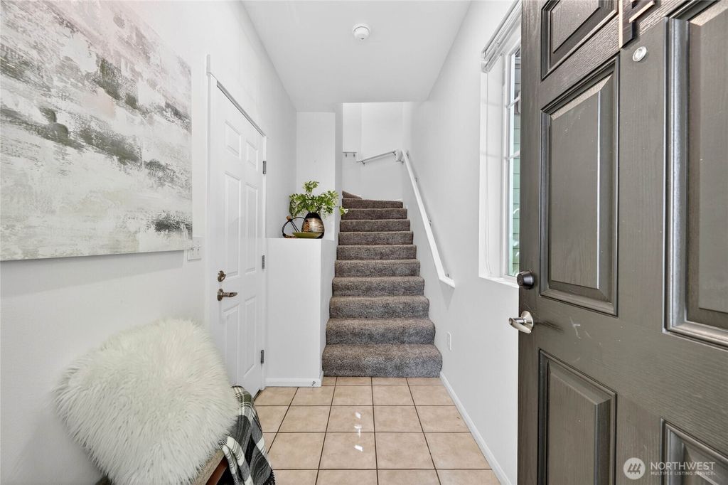 Photo of 21265 40th Way S #F, SeaTac, WA 98198 (MLS # 2522839)