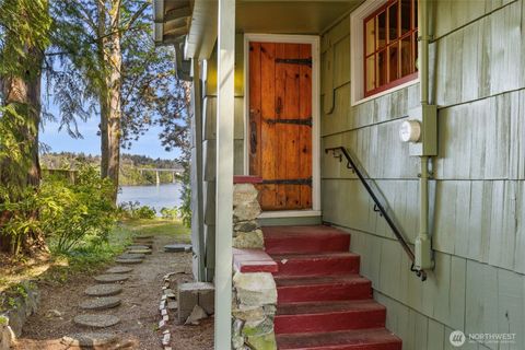 Photo of 2022 Taft Avenue, Bremerton, WA 98312 (MLS # 2508867)