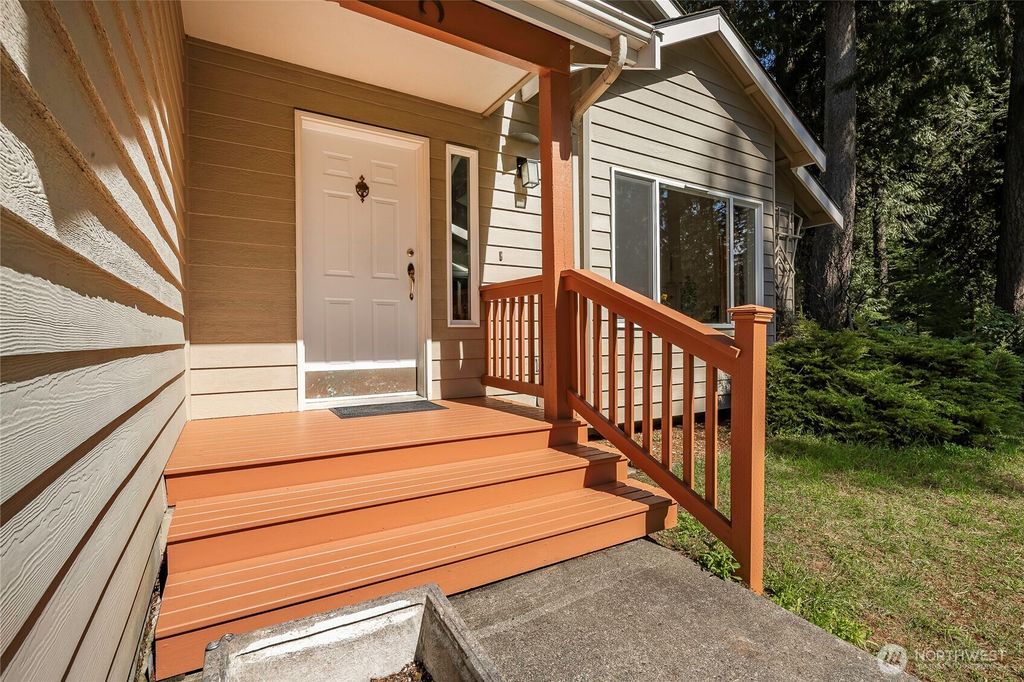 Photo of 15 Oakcrest Circle, Bellingham, WA 98229 (MLS # 2503966)