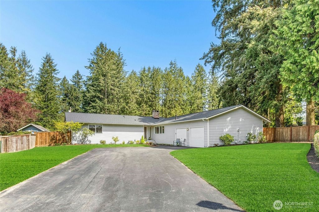 Photo of 12314 SE 96th Place, Renton, WA 98056 (MLS # 2368798)