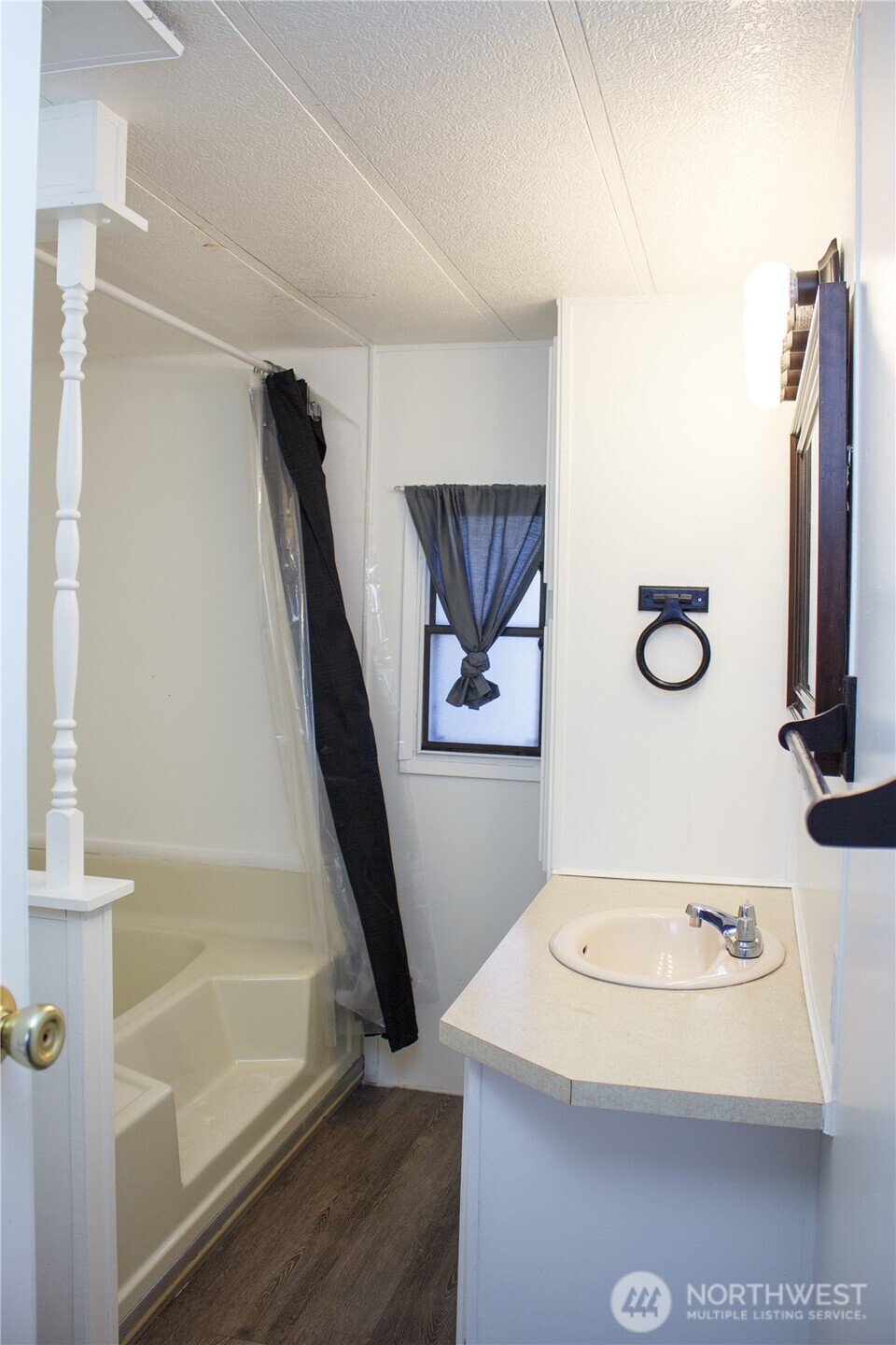 Yelm, Washington 98597, United States, 2 Bedrooms Bedrooms, ,1 BathroomBathrooms,Residential,Active,182603