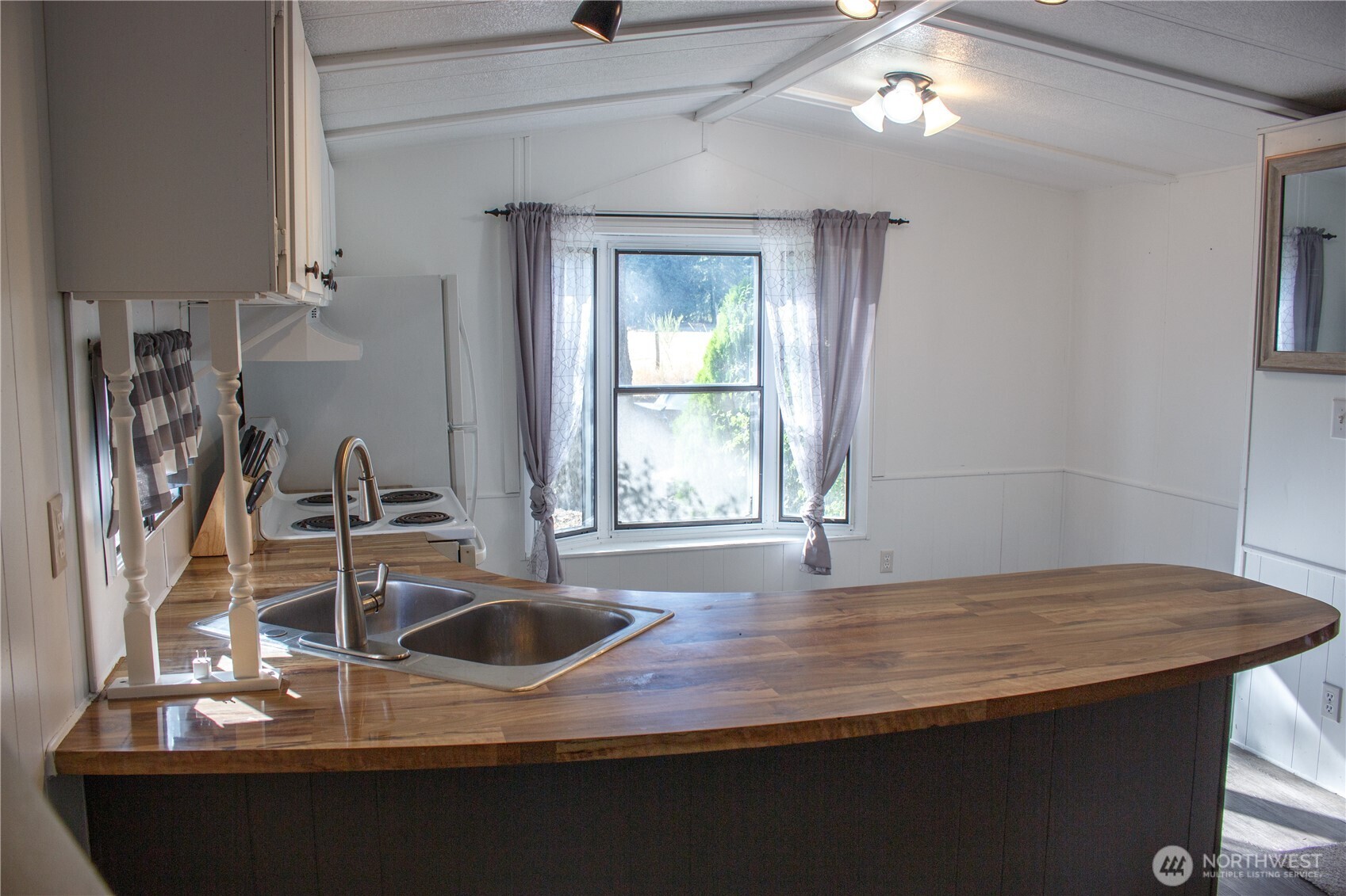 Yelm, Washington 98597, United States, 2 Bedrooms Bedrooms, ,1 BathroomBathrooms,Residential,Active,182603