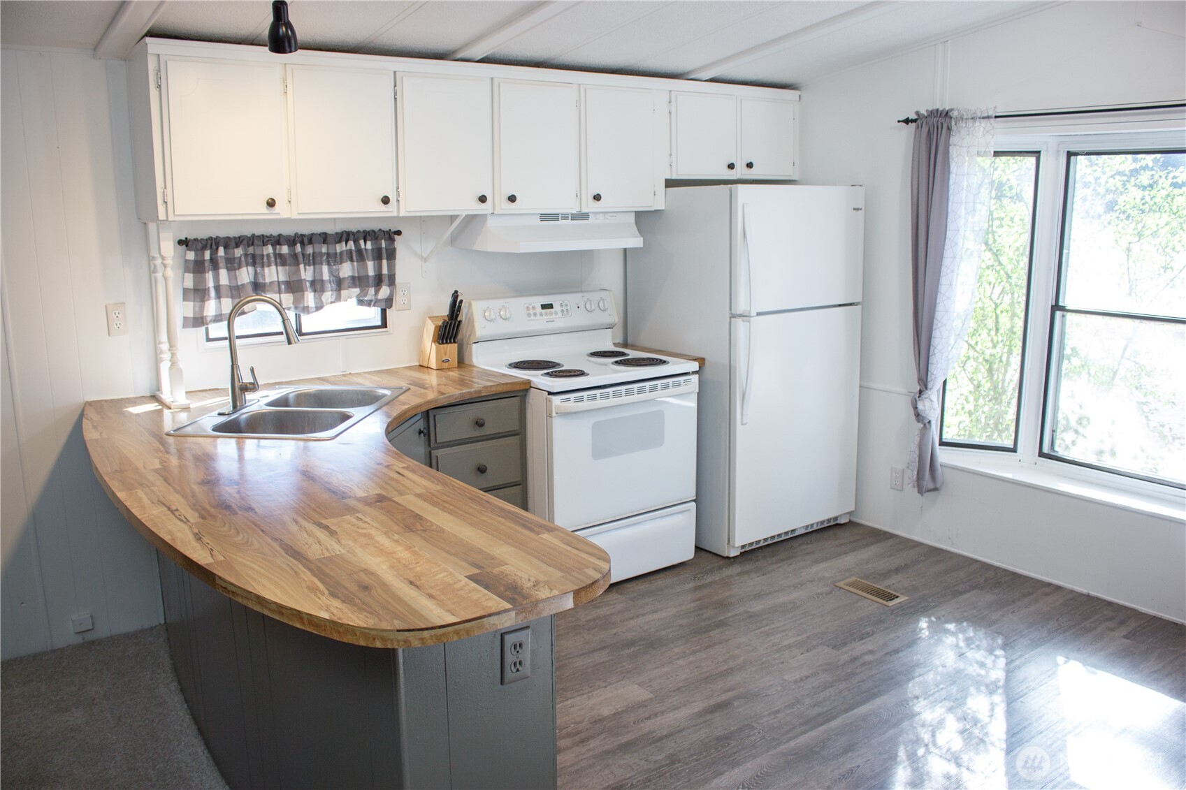 Yelm, Washington 98597, United States, 2 Bedrooms Bedrooms, ,1 BathroomBathrooms,Residential,Active,182603