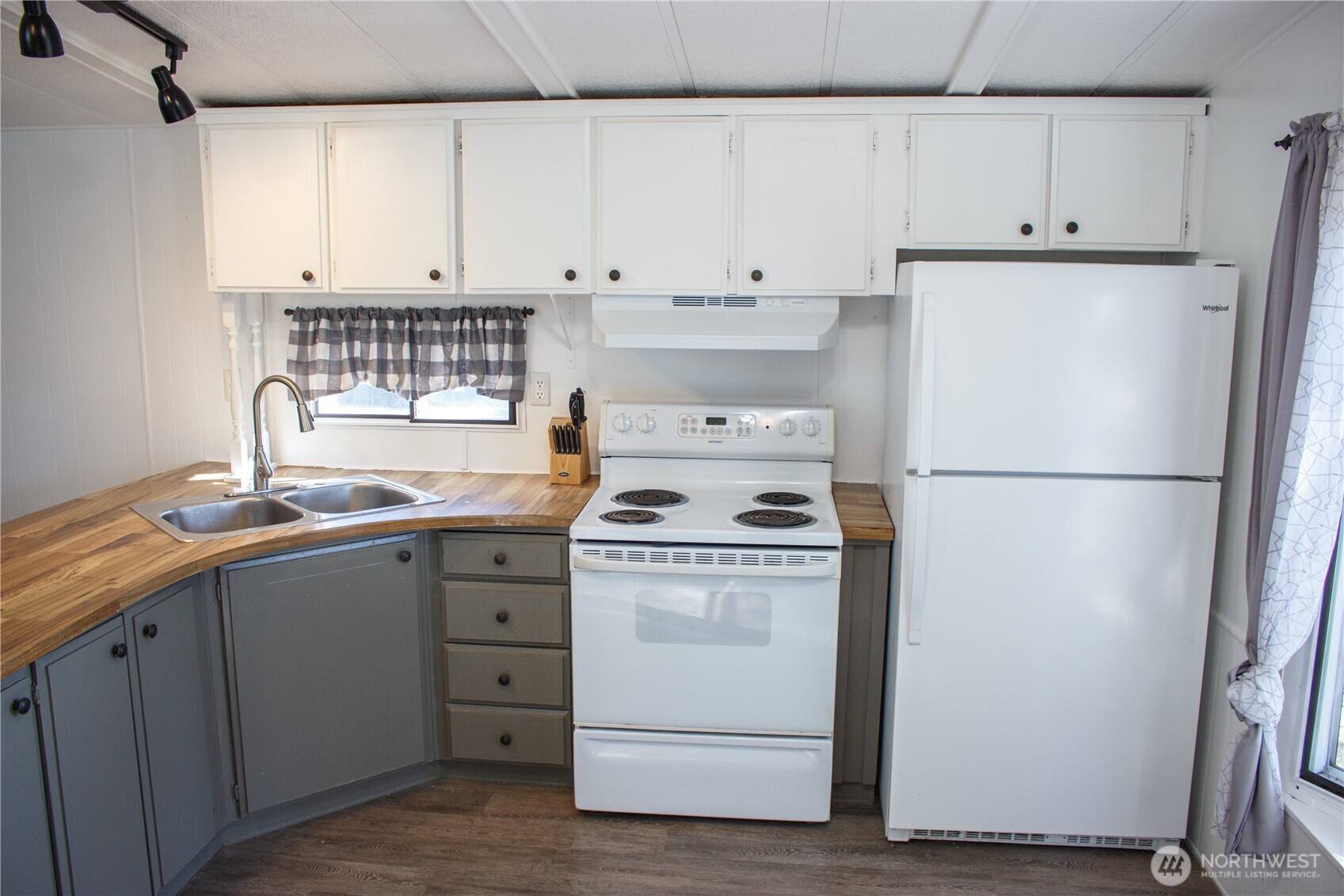 Yelm, Washington 98597, United States, 2 Bedrooms Bedrooms, ,1 BathroomBathrooms,Residential,Active,182603