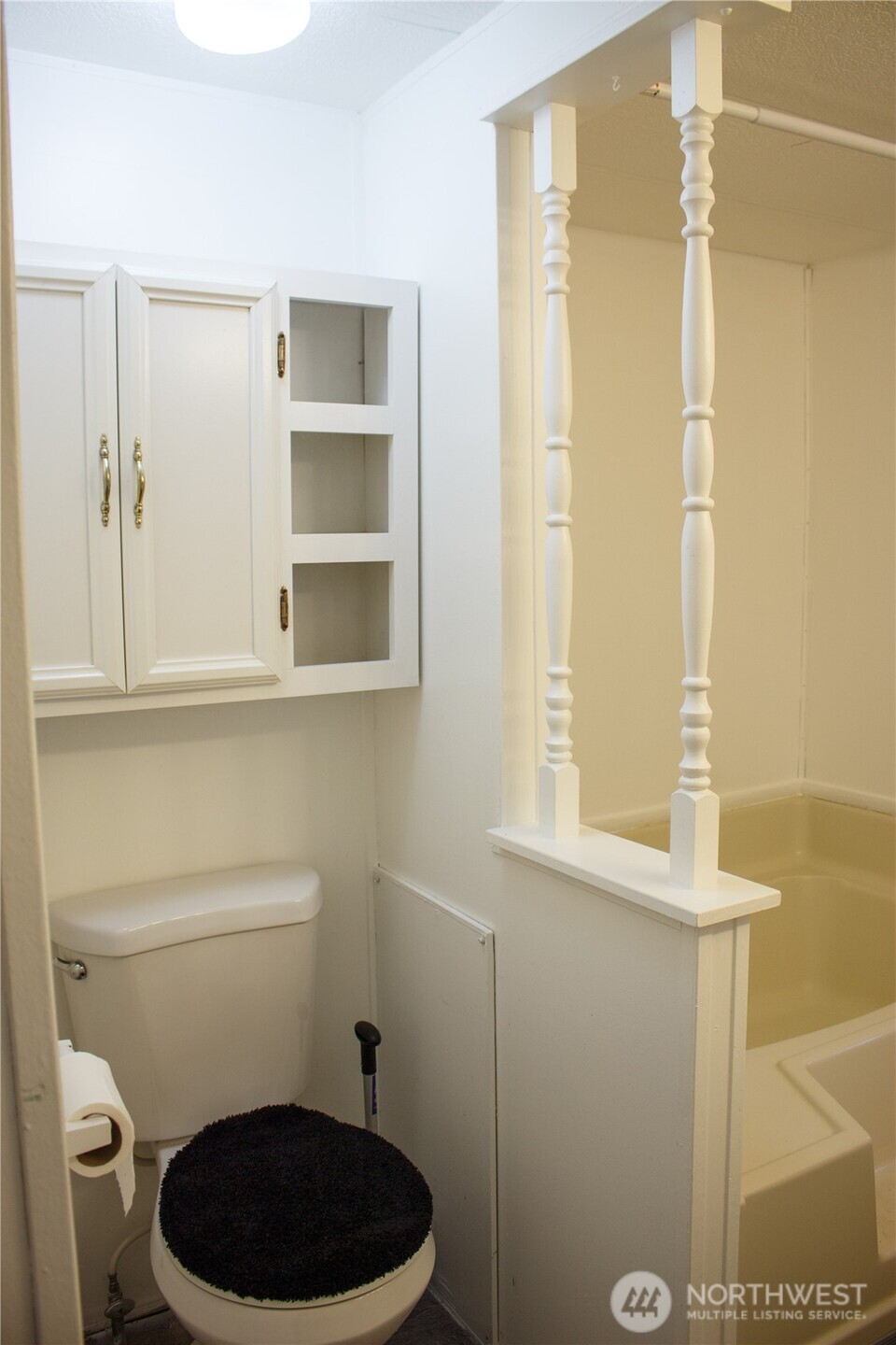 Yelm, Washington 98597, United States, 2 Bedrooms Bedrooms, ,1 BathroomBathrooms,Residential,Active,182603