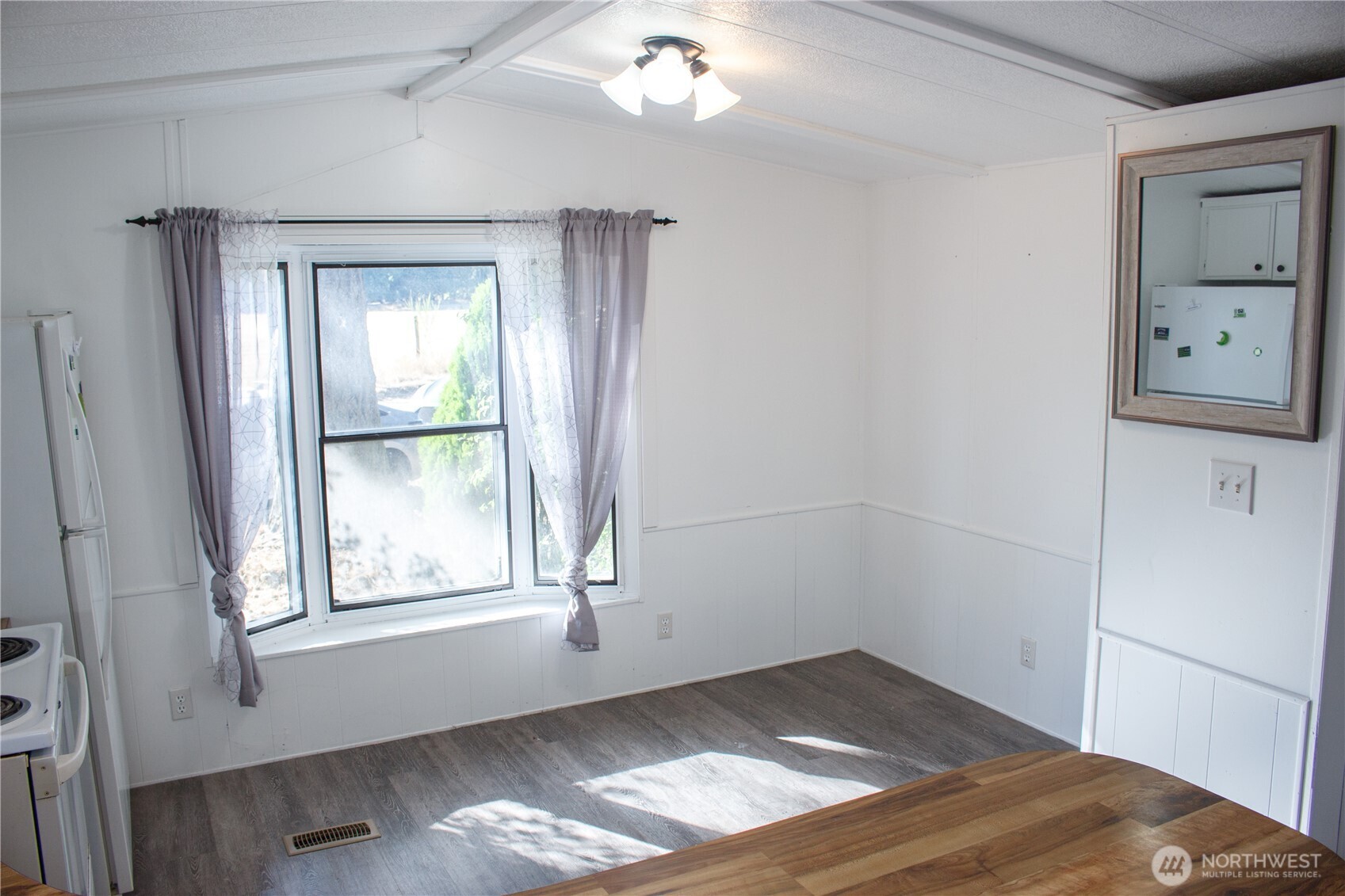 Yelm, Washington 98597, United States, 2 Bedrooms Bedrooms, ,1 BathroomBathrooms,Residential,Active,182603