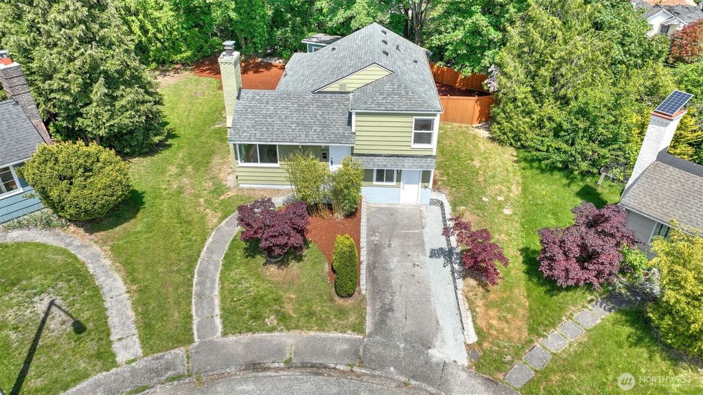 Photo of 2000 S Edmunds Street, Seattle, WA 98108 (MLS # 2529159)