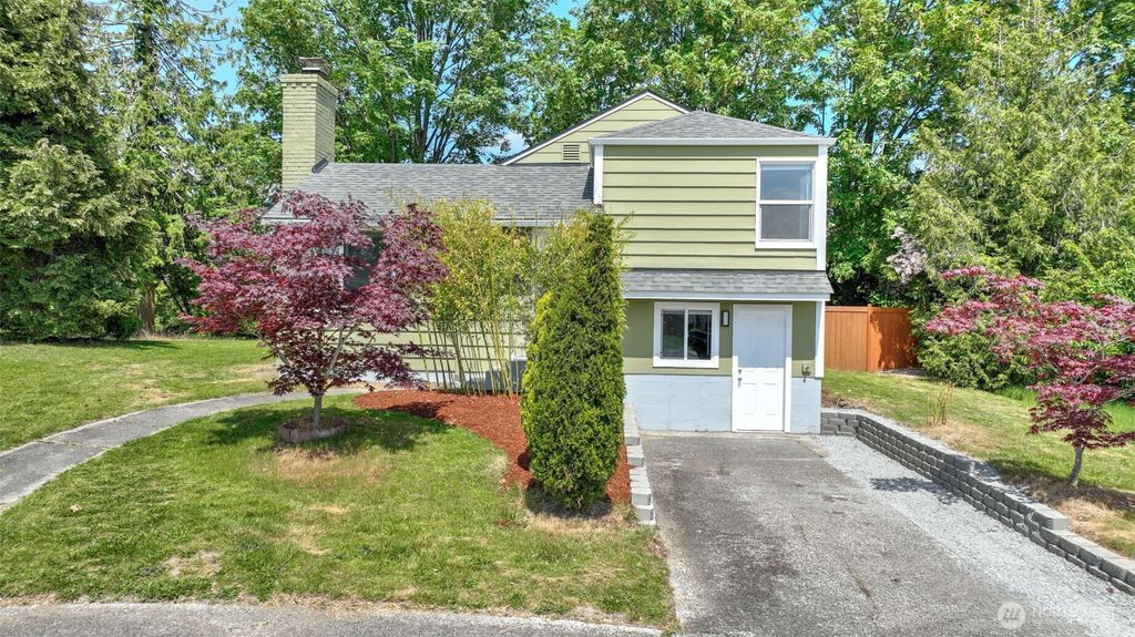 Photo of 2000 S Edmunds Street, Seattle, WA 98108 (MLS # 2529159)