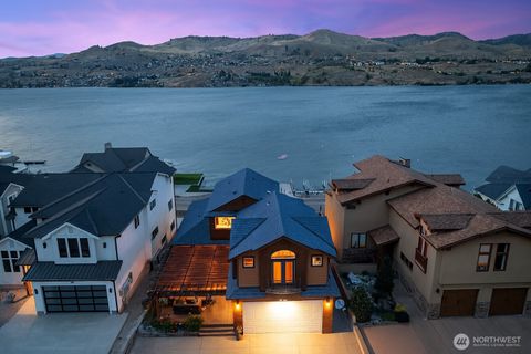 Photo of 2031 W Terrace Avenue, Chelan, WA 98816 (MLS # 2472777)