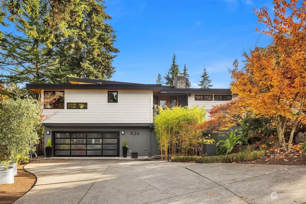 Photo of 826 101st Avenue SE, Bellevue, WA 98004 (MLS # 2309856)
