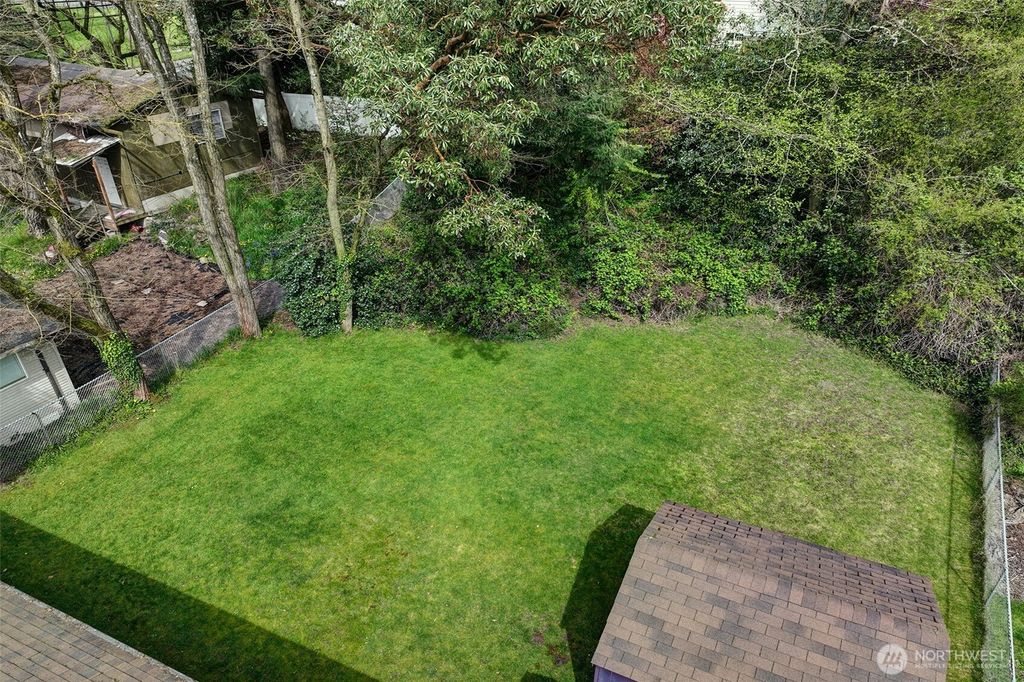 Photo of 262 SW 116th Street, Seattle, WA 98146 (MLS # 2361000)