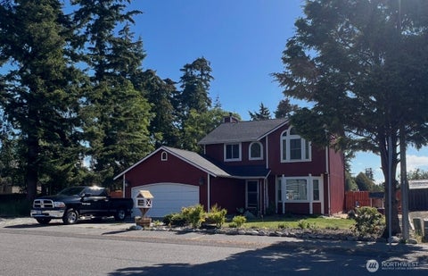 Photo of 624 Lateen Street, Oak Harbor, WA 98277 (MLS # 2542223)