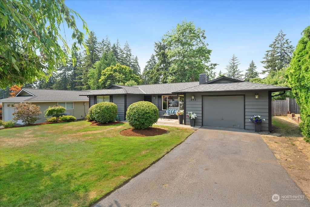 Photo of 213 Elma Place SE, Renton, WA 98059 (MLS # 2272209)