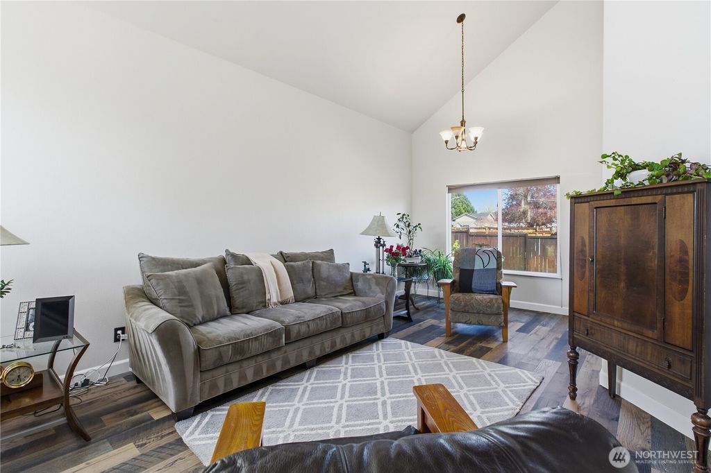 Photo of 615 Chicago Boulevard S, Pacific, WA 98047 (MLS # 2503125)