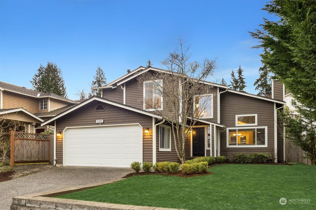 Photo of 11707 NE 107th Place, Kirkland, WA 98033 (MLS # 2035539)