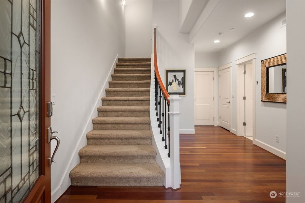 Photo of 91 Shy Bear Way NW, Issaquah, WA 98027 (MLS # 2204617)