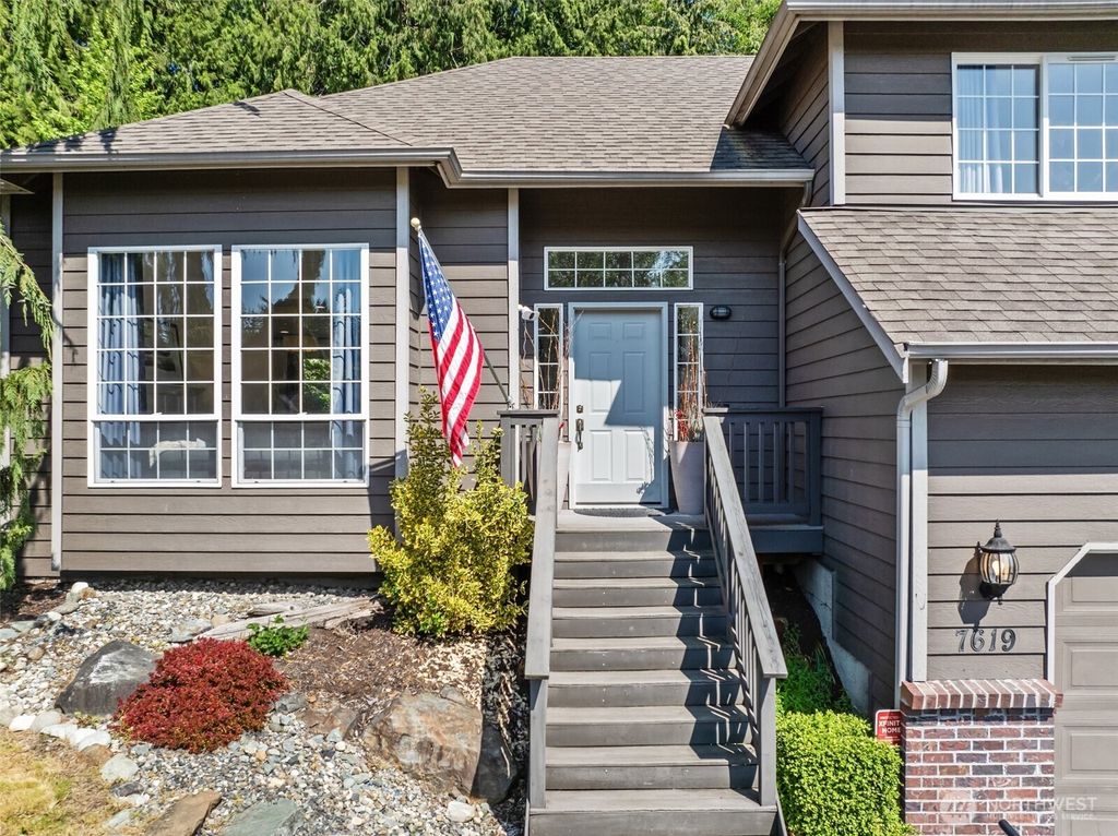 Photo of 7619 72nd Dr NE Dr, Marysville, WA 98270 (MLS # 2386411)