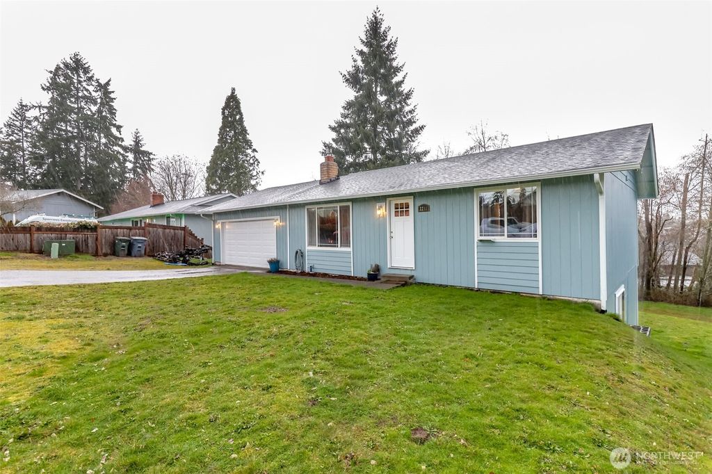 Photo of 2211 24th Avenue SE, Puyallup, WA 98374 (MLS # 2491664)